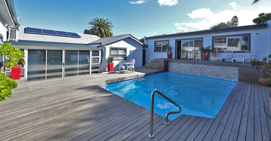 4 Bedroom Property for Sale in Loevenstein Western Cape
